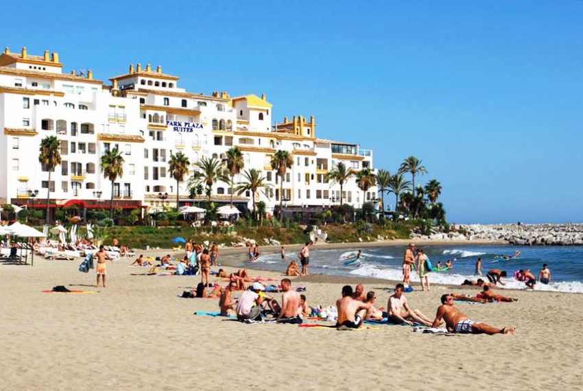 Playa-puerto-banus-Marbella2